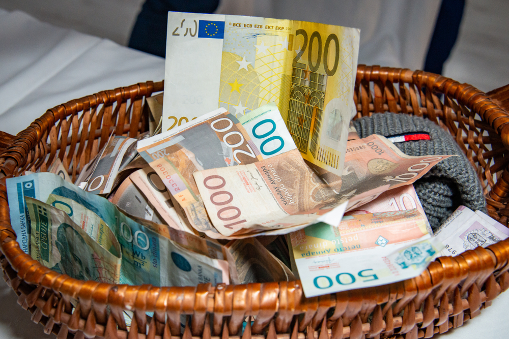 SRPSKA "STOTKA" VREDNA 15.000 EVRA Zavirite u ambare, stare šupe i tavane vaših prabaka jer se tu možda krije naša najvrednija novčanica