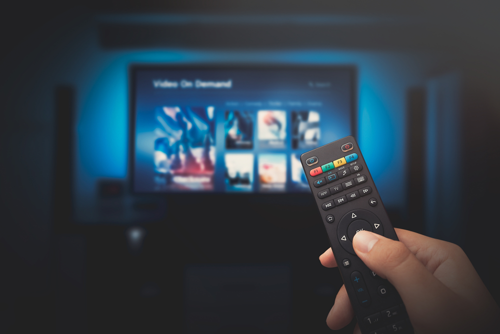 BEŽIČNO POVEZIVANJE LAPTOPA I TELEVIZORA Nekoliko načina da od vašeg doma napravite pravi mali bioskop