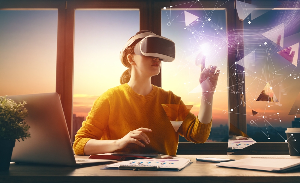 UDARAC NA POSRNULI FEJSBUK Epl pravi svoj metaverzum - traže programere za stvaranje virtuelnog sveta