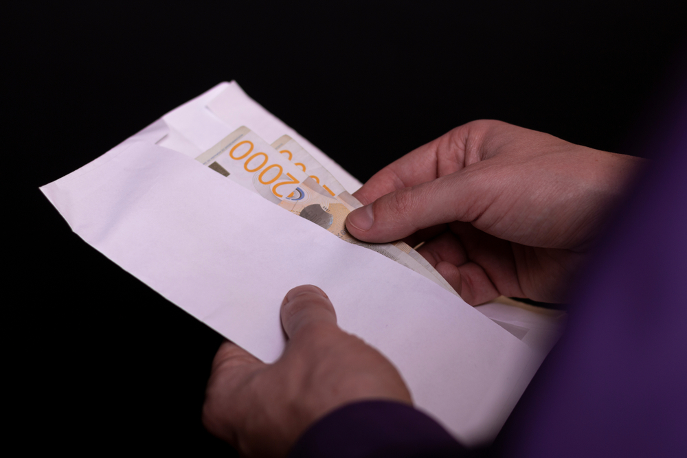 PLATA I DO 200.000 DINARA Sve veće interesovanje za dinamačan posao koji donosi odličnu zaradu