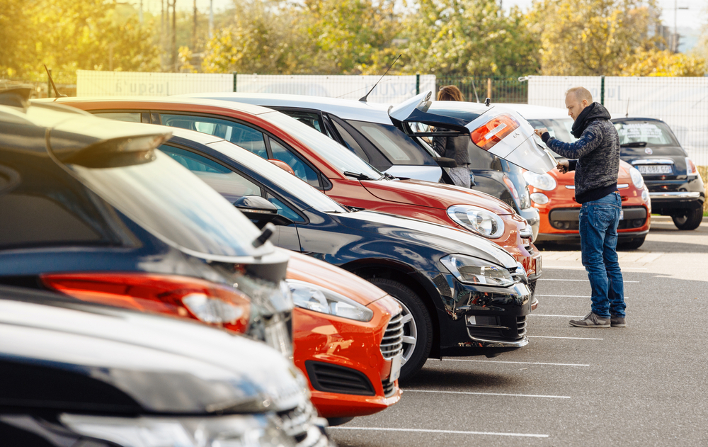CENE POLOVNIH VOZILA UPORNO RASTU Ko je kupio automobil pre par godina, sada može solidno da zaradi prilikom prodaje