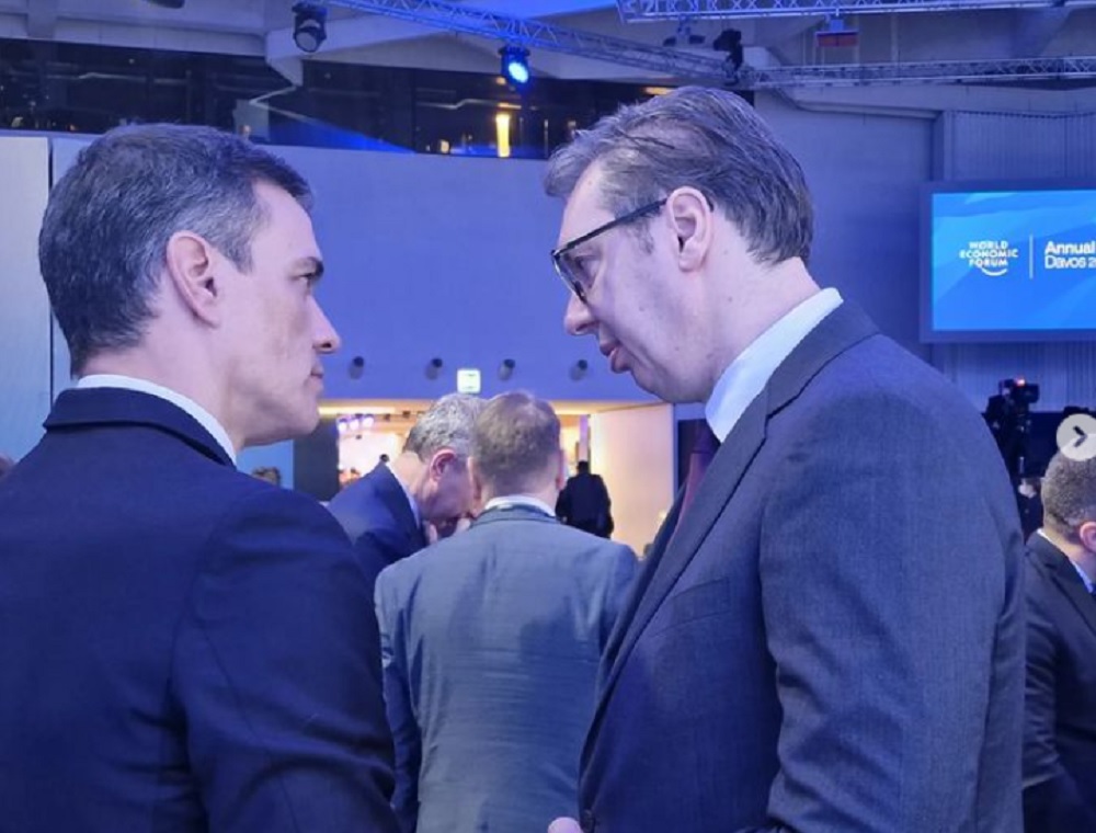 NIZ ZNAČAJNIH SUSRETA Vučić u Davosu razgovarao sa premijerima Španije i Belgije (FOTO)