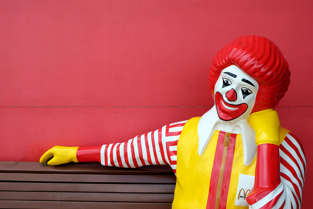 PROBLEM - LJUDI KOJI NE KUPUJU MNOGO Mekdonalds pothitno mora da menja politiku