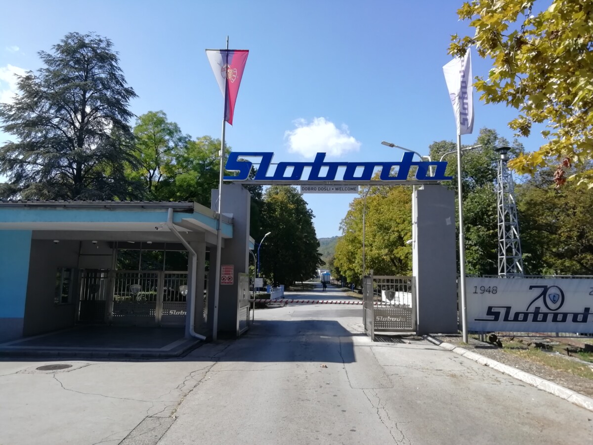 PO CENI OD JEDNE GARSONJERE Prodaje se imovina Slobode Čačak - u ponudi dva lokala