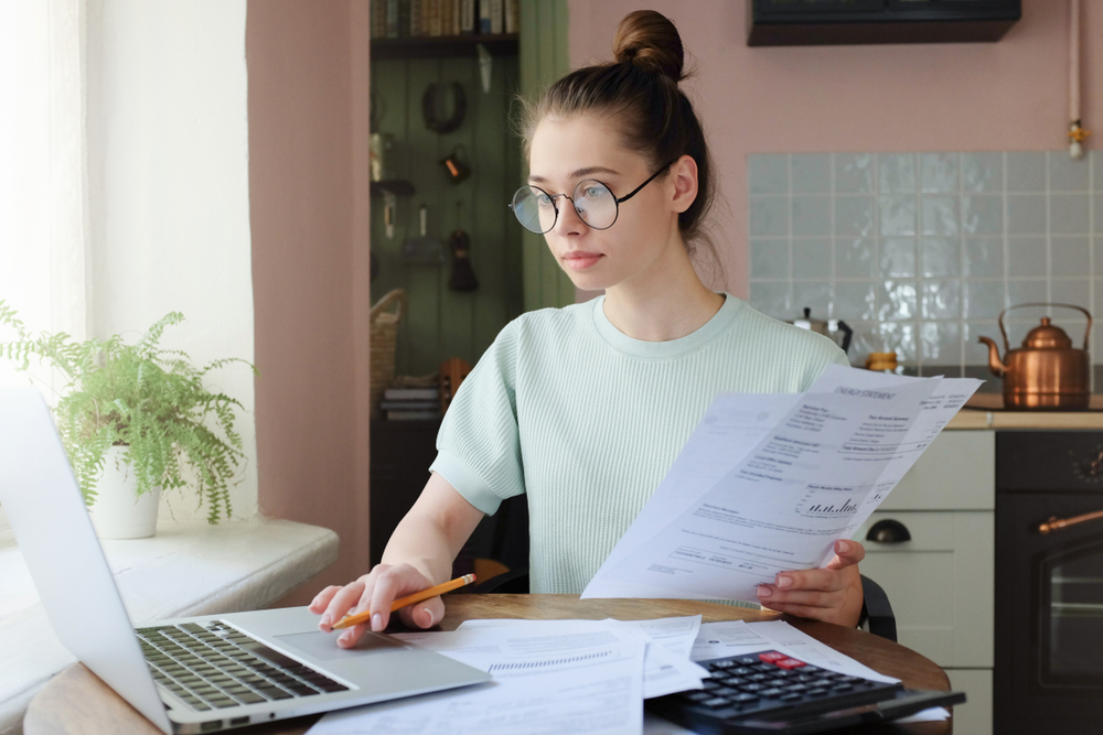 STUDENTIMA I DO 60.000 DINARA MESEČNO Država daje novac najboljima, a evo ko sve može da se prijavi