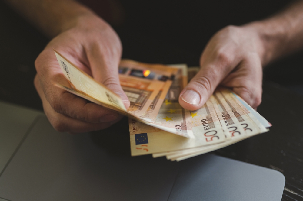 REŠILI DA POČASTE ZANATLIJE Rade sve kako bi zadržali radnike - majstori u Nemačkoj dobijaju 2.500 evra od države