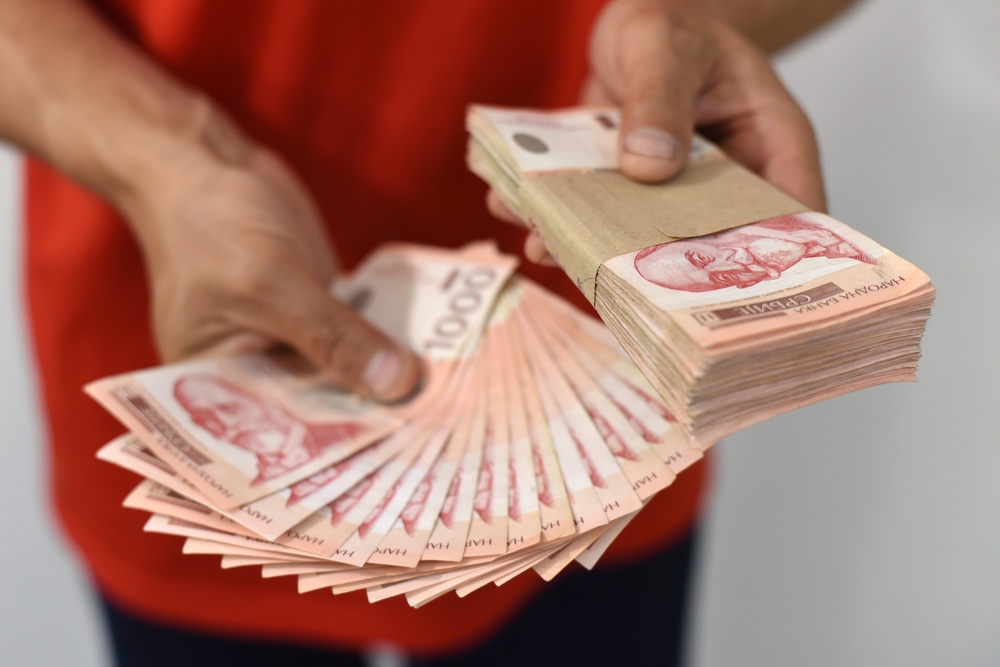 PLATE U DRŽAVNIM FIRMAMA I DO 90.000 DINARA Bolji uslovi i veća zarada u javnom sektoru