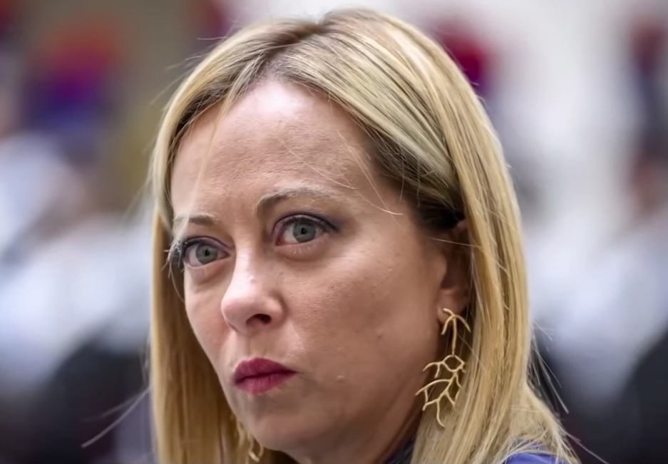 MELONIJEVA IH TUŽILA, A NEMCI IM "DIŠU ZA VRAT" Razbesneli je dugi redovi i kilometarske kolone