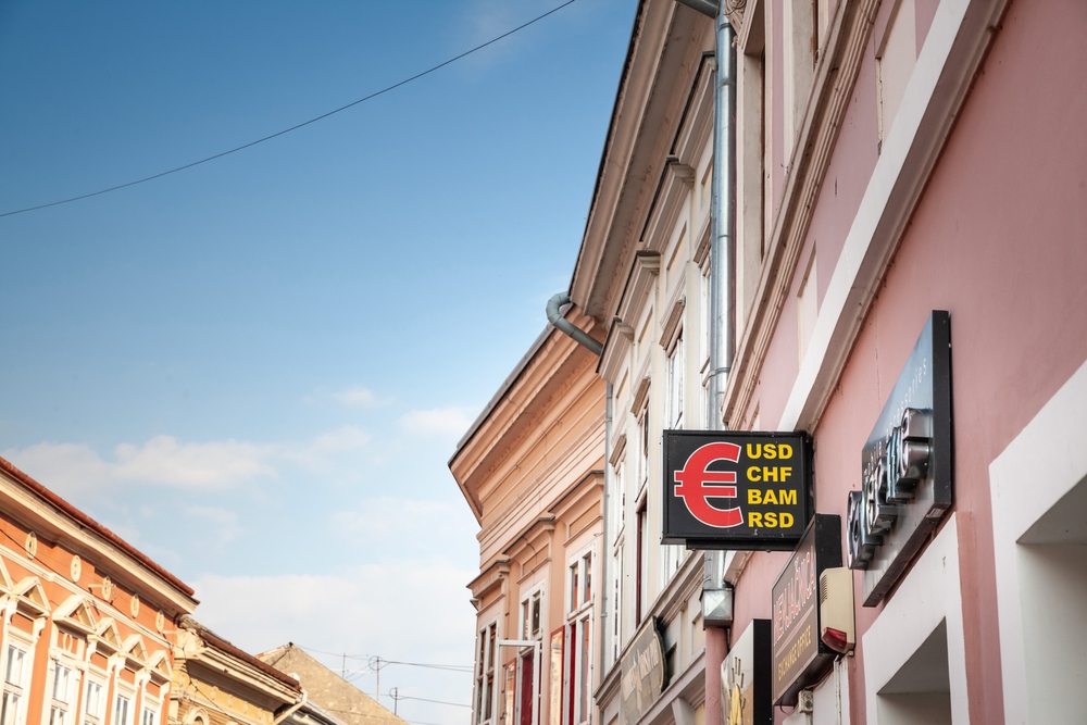 STANJE U MENJAČNICAMA Proverite koliki je kurs dinara prema evru