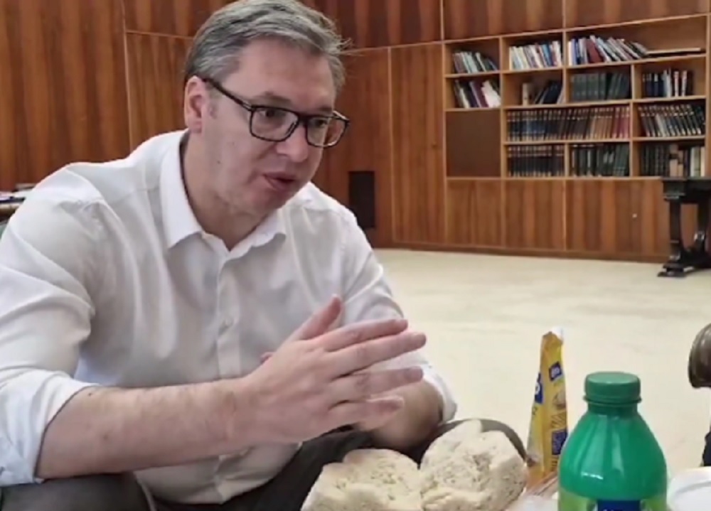 Vučić, Mali i Momirović doručkovali sendviče za 585 dinara - "Sledeće nedelje još 10 proizvoda na sniženju"
