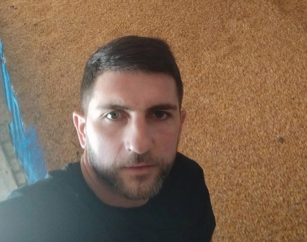 SLEDI PRETKE, UZGAJA 200 SVINJA Dušan Božić iz Progara kaže da se u familiji i znanje i imanje prenosilo sa kolena na koleno