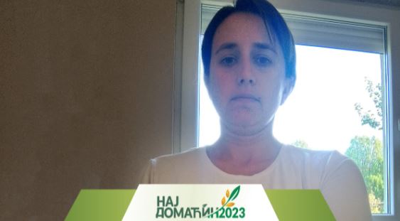 PODSTANARSKI ŽIVOT U GRADU ZAMENILI SEOSKIM Jasna i njen suprug imaju osmoro dece i na zakupljenoj zemlji uspešnu farmu tovljenika