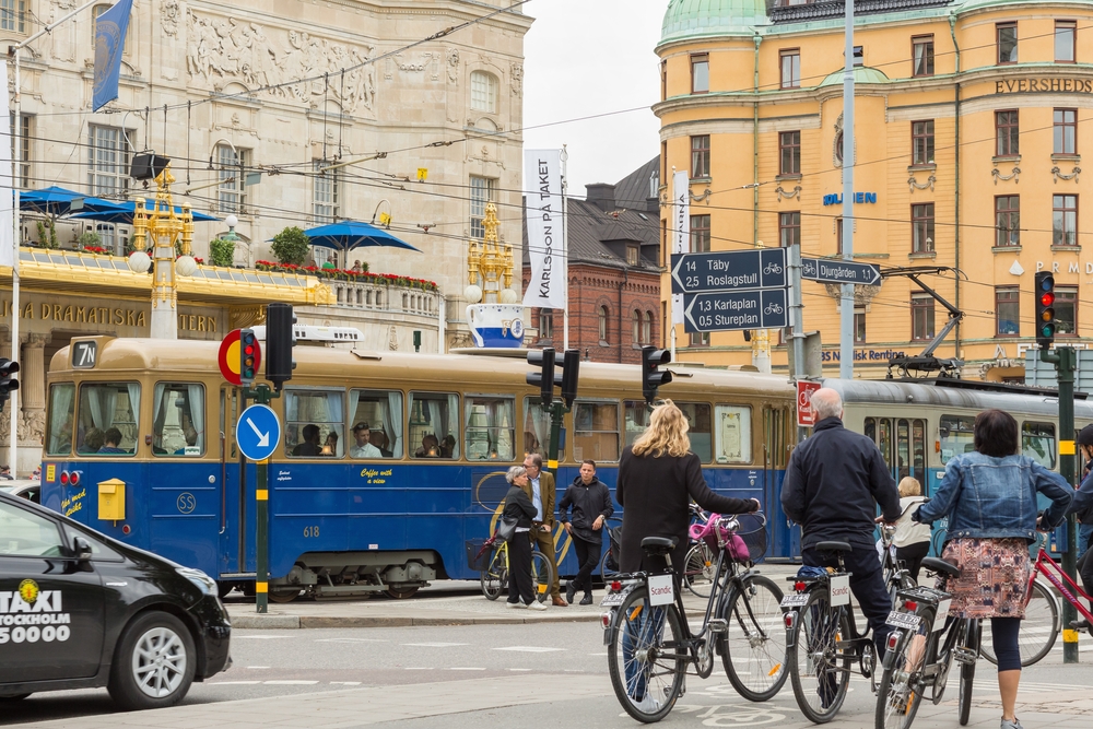ODZVONILO DIZELAŠIMA I BENZINCIMA Šveđani moraju da promene svoju naviku i to za dva meseca