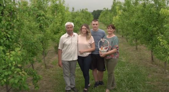 "POSAO NIJE LAK, ALI JE MISIJA" Milenko je uvek spreman da pomogne hrabrim entuzijastitima koji krenu u vode organske proizvodnje