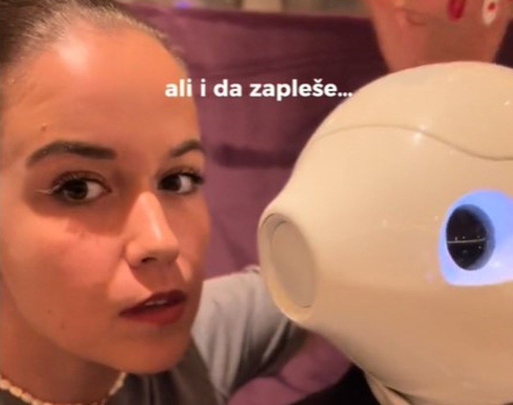 Katarina je posetila restoran u kojem rade roboti - "Bila sam uplašena i zabrinuta" (VIDEO)
