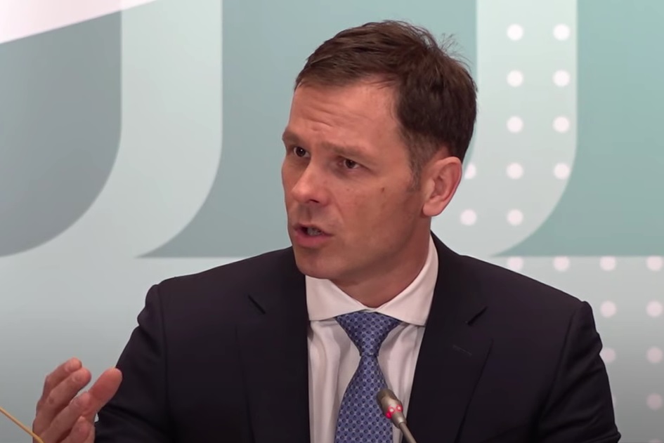 CEO SPISAK TERMINA ISPLATE - Za dva dana stiže 20.000 dinara, onda ide još 10.000...