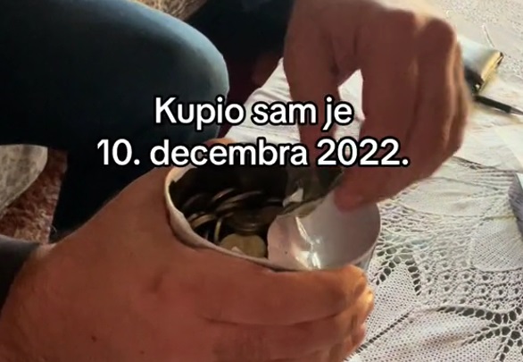 MARKO JE SKUPLJAO KOVANICE CELE GODINE Sad je otvorio kasicu i izbrojao - nije loše! (VIDEO)