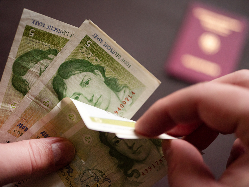 I NEMCI SE ČUDE U opticaju je i dalje 12,2 milijarde nemačkih maraka - iako ne postoji već 22 godine