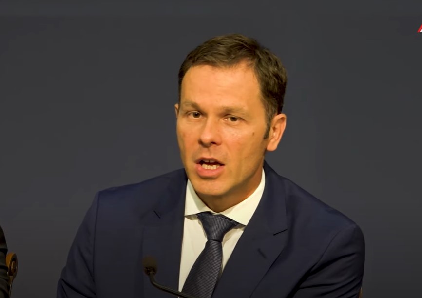 BOŽIĆNA ČESTITKA MINISTRA FINANSIJA "Da Srbija nastavi da raste i postiže odlične rezultate"