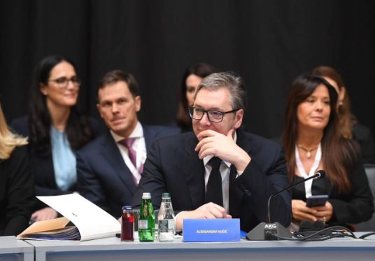 KLJUČNE STAVKE ZA RAZVOJ NAŠE ZEMLJE Srbija dobija nova radna mesta, a stižu i niže cene