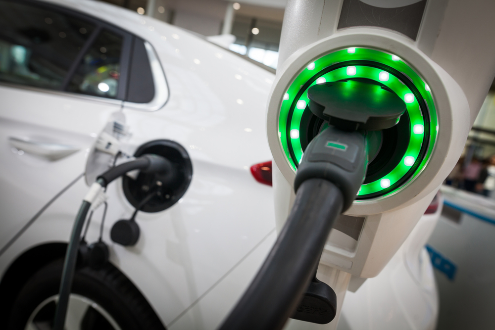 NIŠTA BEZ GORIVA Vlasnici električnih automobila najavljuju povratak na benzince i dizelaše