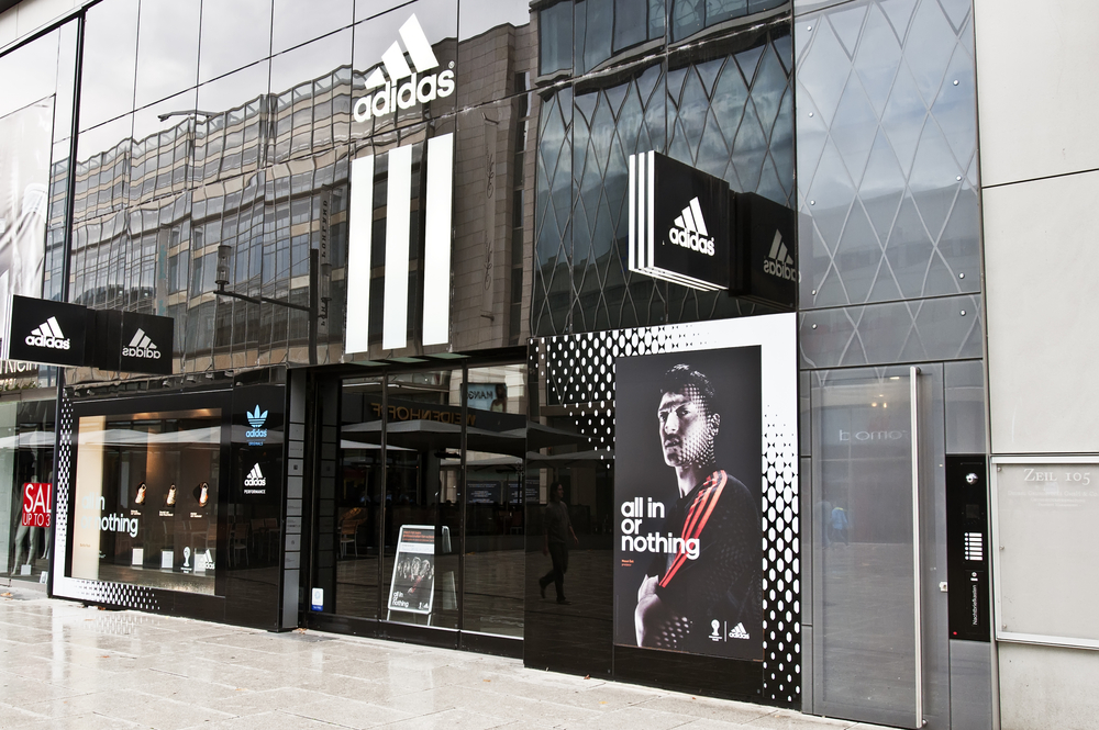 ADIDAS PONOVIO NESLAVNE BROJKE Samo jedan čovek im doneo 500 miliona evra gubitka
