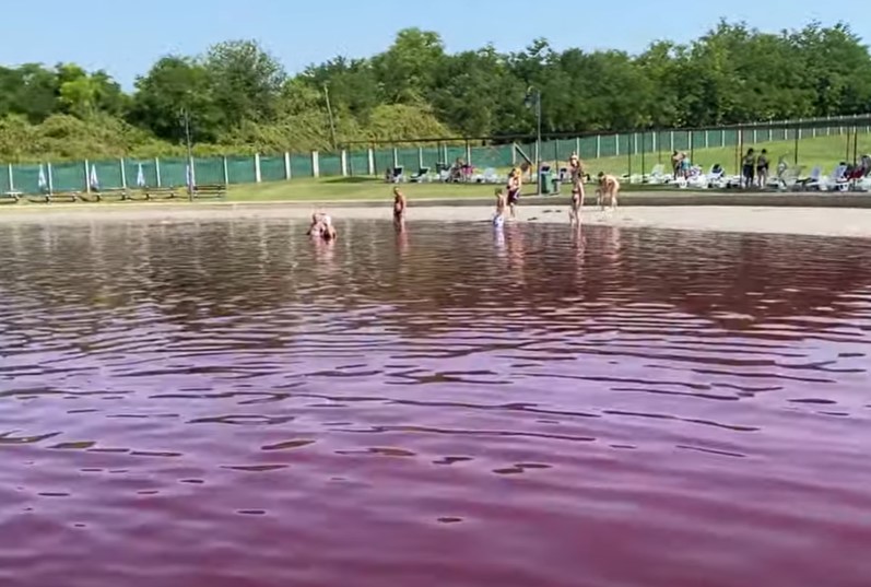 Ima ruzičasto jezero, lekovitu bodu i pristupačne cene - srpska banja koju vredi posetiti