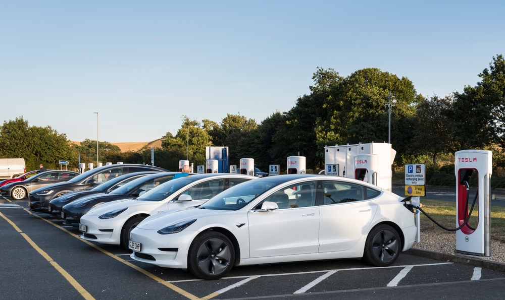 Težak pad prodaje - Tesla smanjuje cene svojih automobila