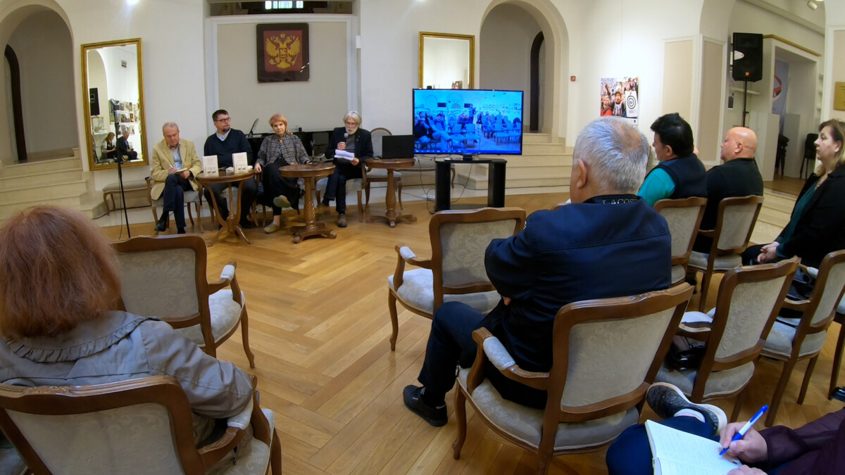 Novi Akunjin sprema roman o Beogradu