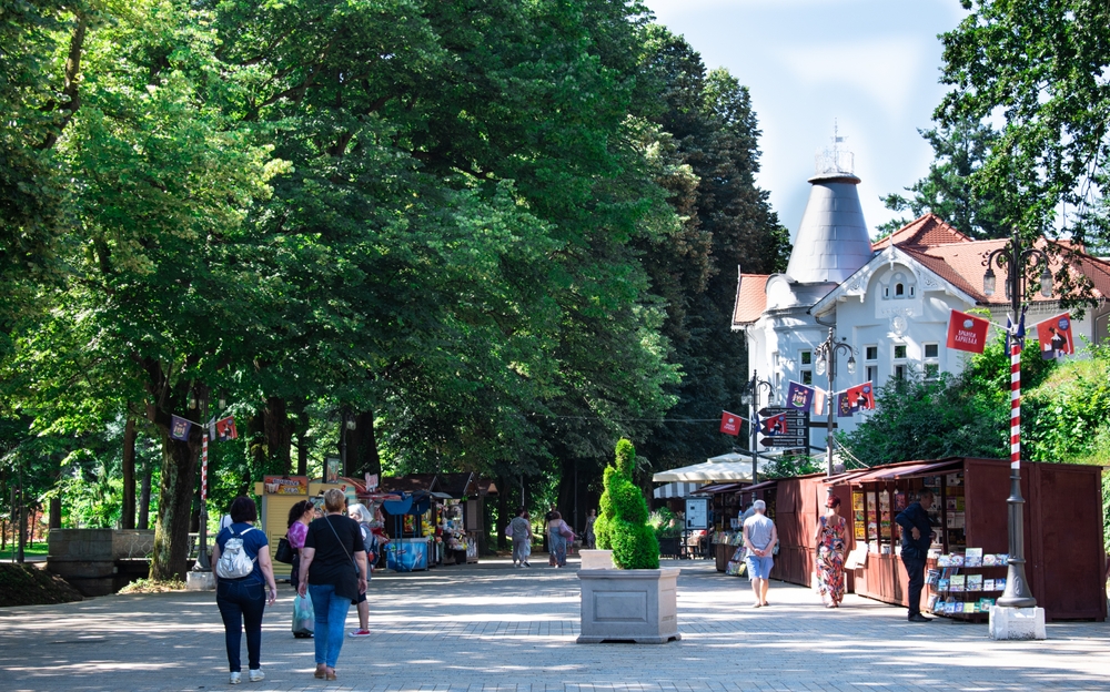 Turista je sve više i vole da potroše novac - zato su suveniri velika šansa srpskog turizma