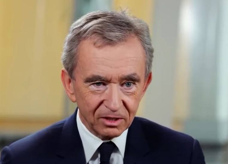 Milijarder Bernar Arno tuži Vizu i Masterkard - imaju previsoke naknade za kreditne kartice