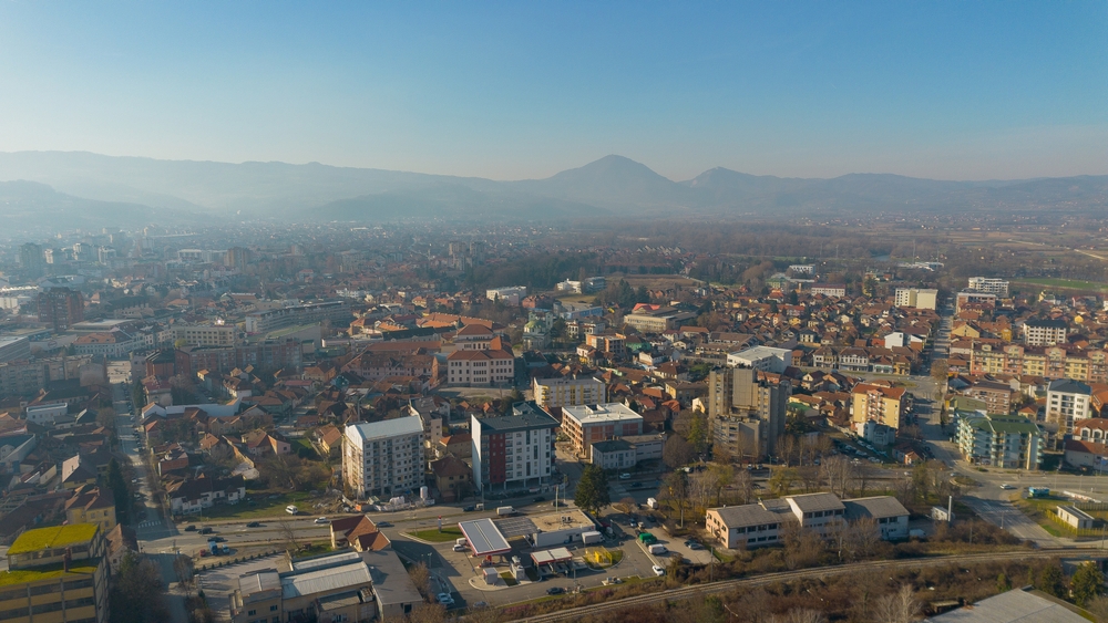 "Pričaj sa narodom, ne samo sa biznismenima"