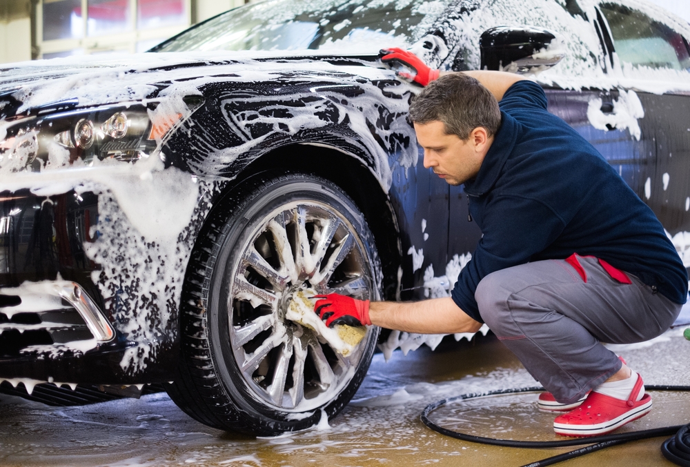 Ko pere automobil u svom dvorištu, može da plati paprenu kaznu u Nemačkoj