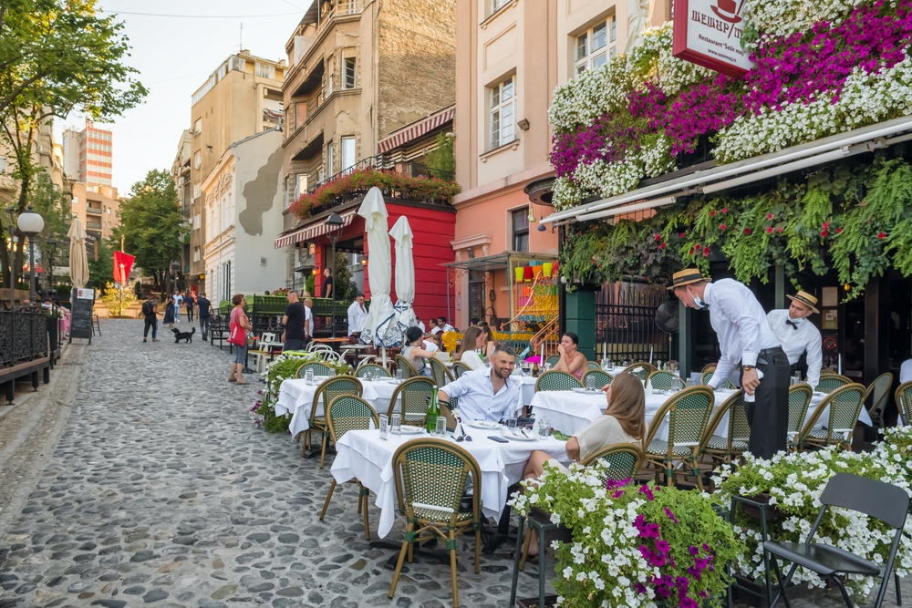 Direktne linije iz Amerike nam donose brojne turiste - ostavljaju mnogo para, posebno u Skadarliji