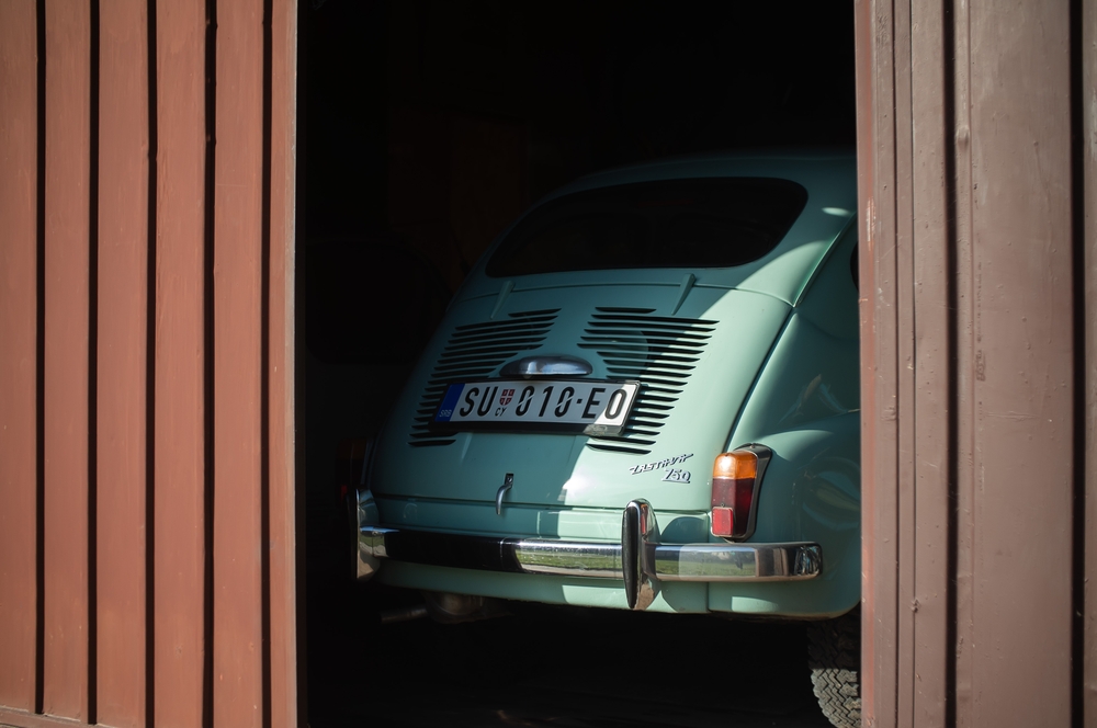 ZA PEGLICU 19 PLATA, ZA MOSKVIČ 42  Koliko meseci je moralo da se radi u Jugoslaviji za nov automobil (FOTO)