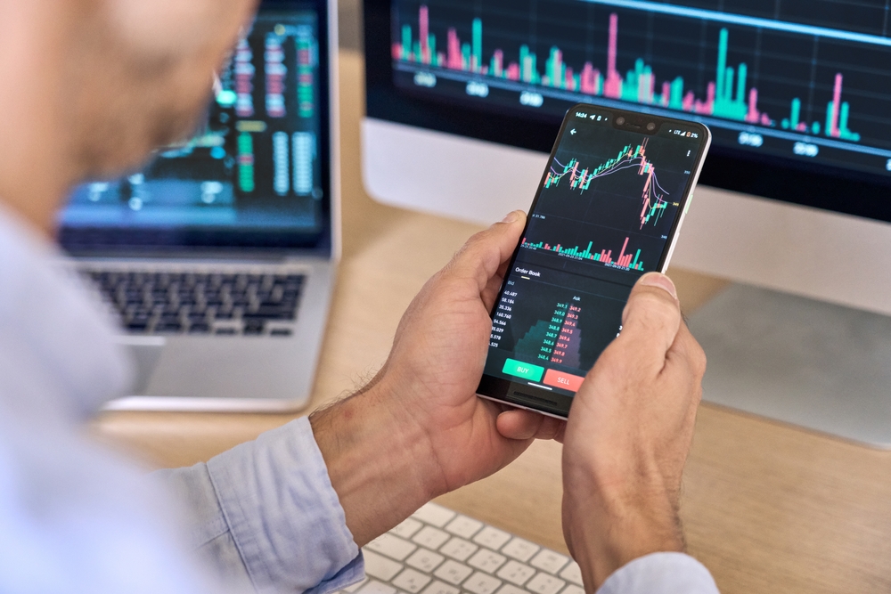 Pokušaj atentata na Trampa diže cene akcija oružja i kriptovaluta