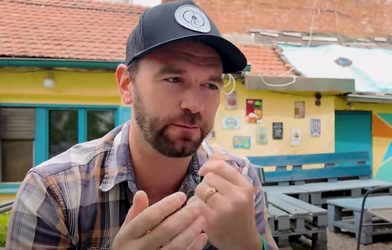 Srbin je častio Amerikanca našom pljeskavicom - sad živi u Beogradu i planira da ostane zauvek
