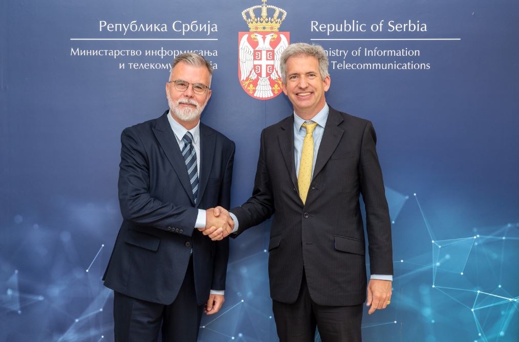ZARAD SARADNJE I JAČANJA SISTEMA INFORMACIONE BEZBEDNOSTI Ministar Ristić razgovarao sa Njegovom ekselencijom ambasadorom Ujedinjenog Kraljevstva