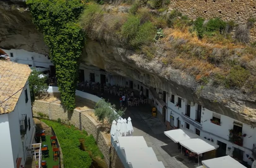 TURISTI ZANEME KAD JE VIDE Kažu da je ovo najlepša ulica na svetu - slažete li se?