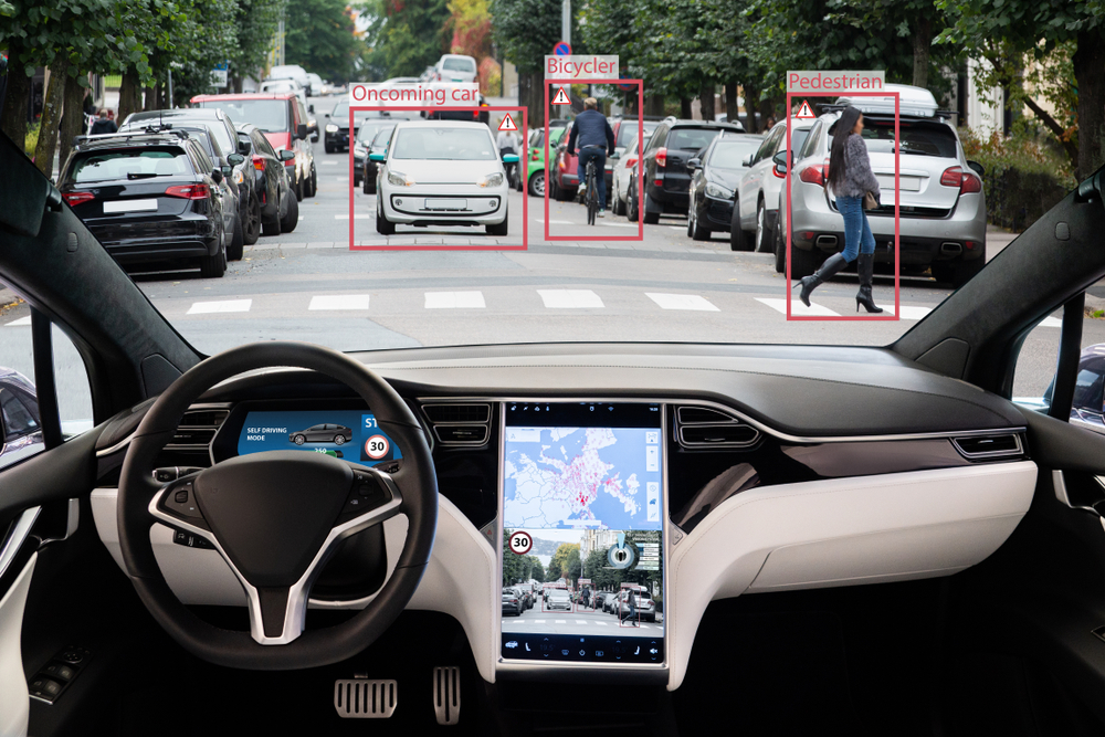 NJIMA AUTOMOBILI NE TREBAJU Oni se voze čak 10 kilometara za 200 dinara - u robotaksiju