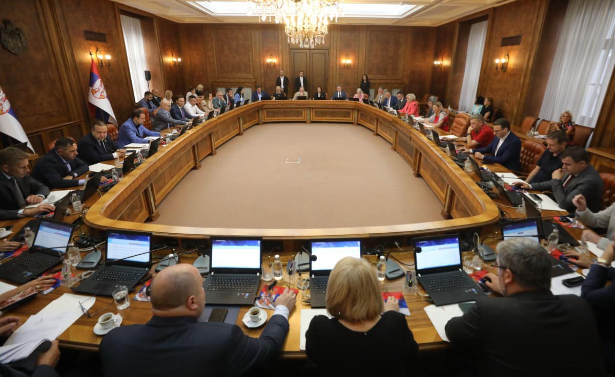 RODITELJSKI DODATAK OD 500.000 DO 3,18 MILIONA DINARA Veća pomoć države Srbije - čeka se usvajanje