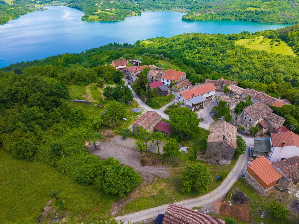NISU ZNALI - TO SE NE VADI IZ MORA Turisti su morali da plate gotovo 2.000 evra kazne