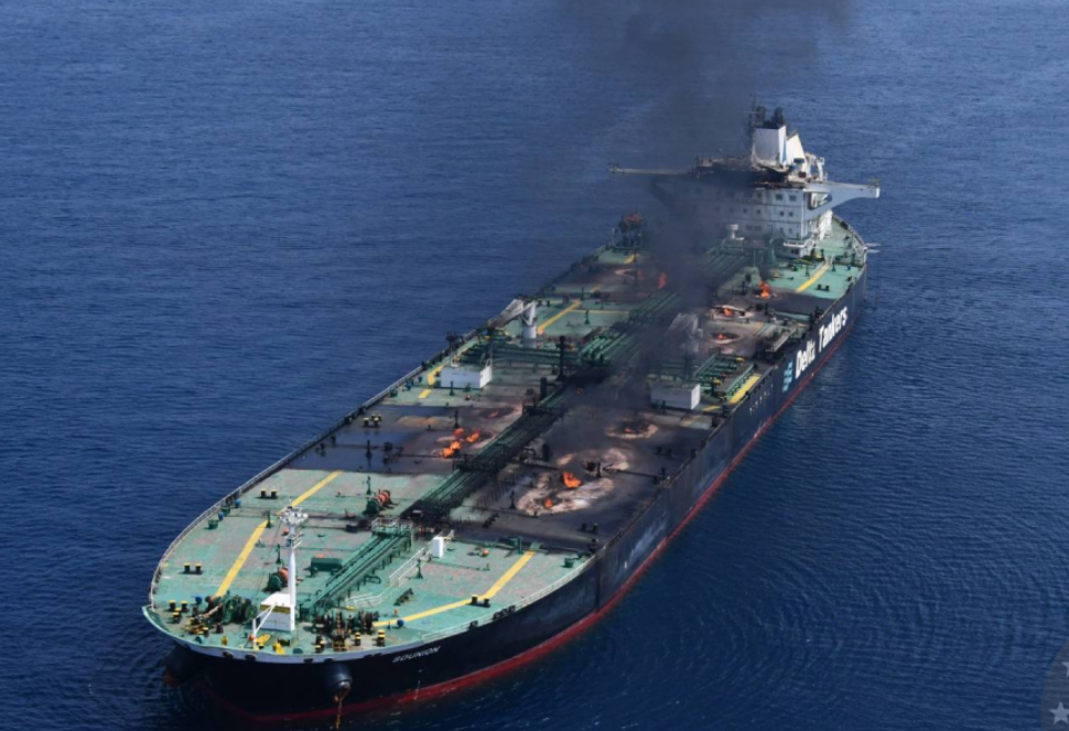 OPSADNO STANJE U CRVENOM MORU Gori ruski naftni tanker, moguća ekološka katastrofa