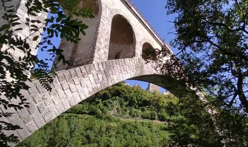 Čudo od mosta iz komšiluka - Najduži kameni železnički most na svetu VIDEO