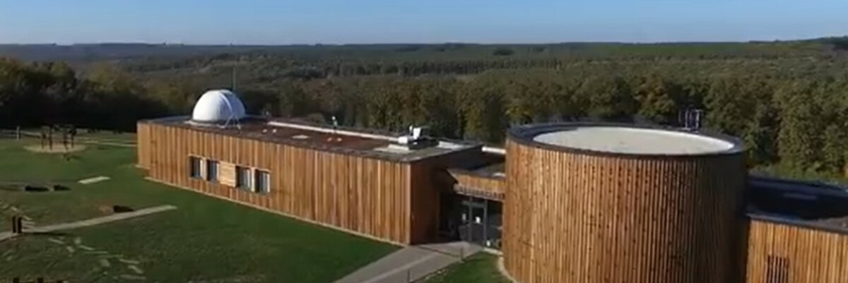 TU SE SVEMIR I PRIRODA DODIRUJU Ovo mesto je prava destinacija za astronomski beg (VIDEO)