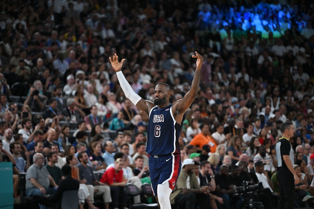 NIJE SAMO USPEŠAN U KOŠARCI Lebron Džejms dominira i van terena