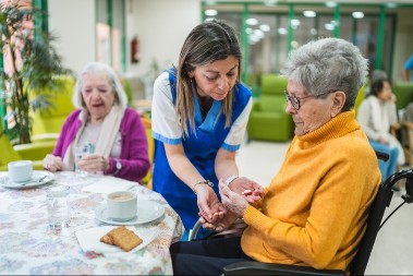 DO 3.196 evra mesečno  - domovi za stare postali isplativ biznis, Nemci su baš preterali