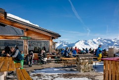 Ni Tramp, niti Makron - ona je glavna zvezda u Davosu, održala modni čas svetskoj eliti