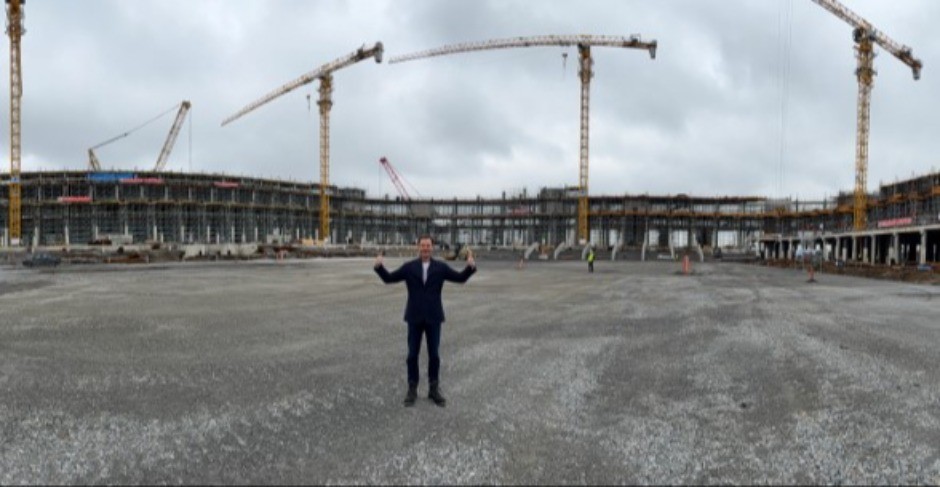 Siniša Mali obišao gradilište Nacionalnog stadiona u Surčinu (FOTO)