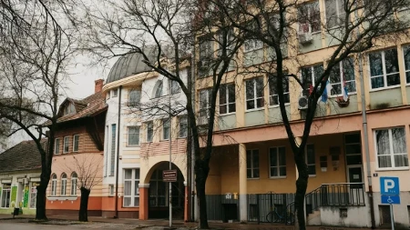 Sedam soba, nikad nije renovirana - kuća stara 110 godina u Senti na prodaju za 250.000 evra